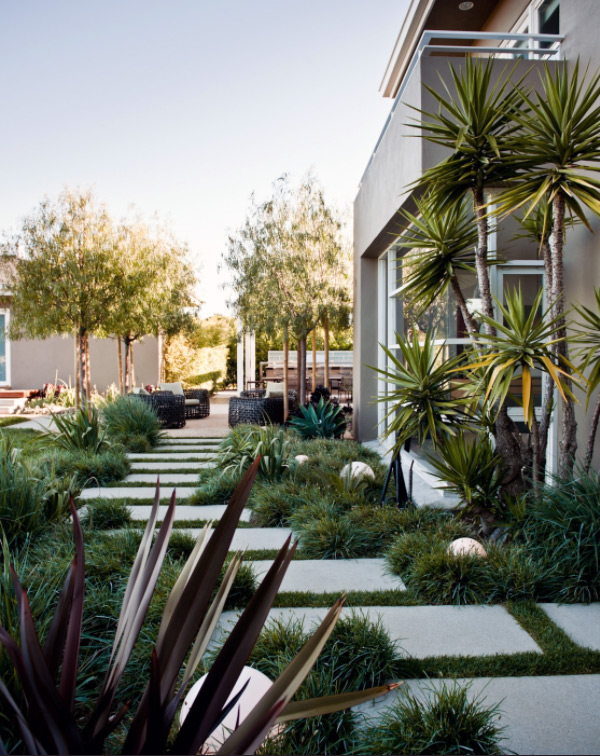 Fascinating Garden Walkways For Modern Outdoor Setting