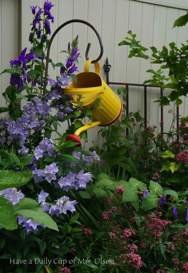 Stunning Watering Cans Decor Ideas For Your Garden