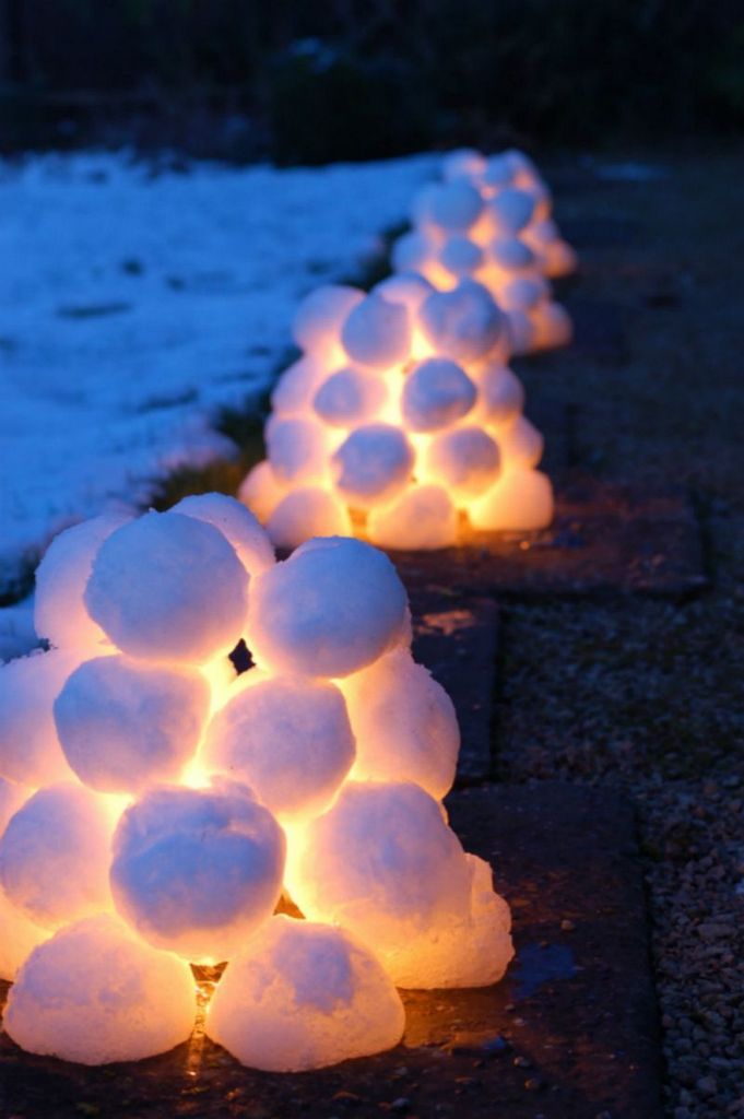 christmas-snow-lanterns
