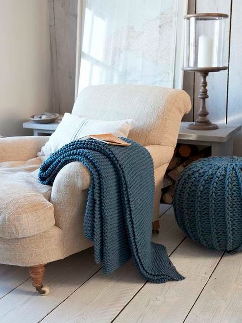 cozy-knitted-pouf-interior
