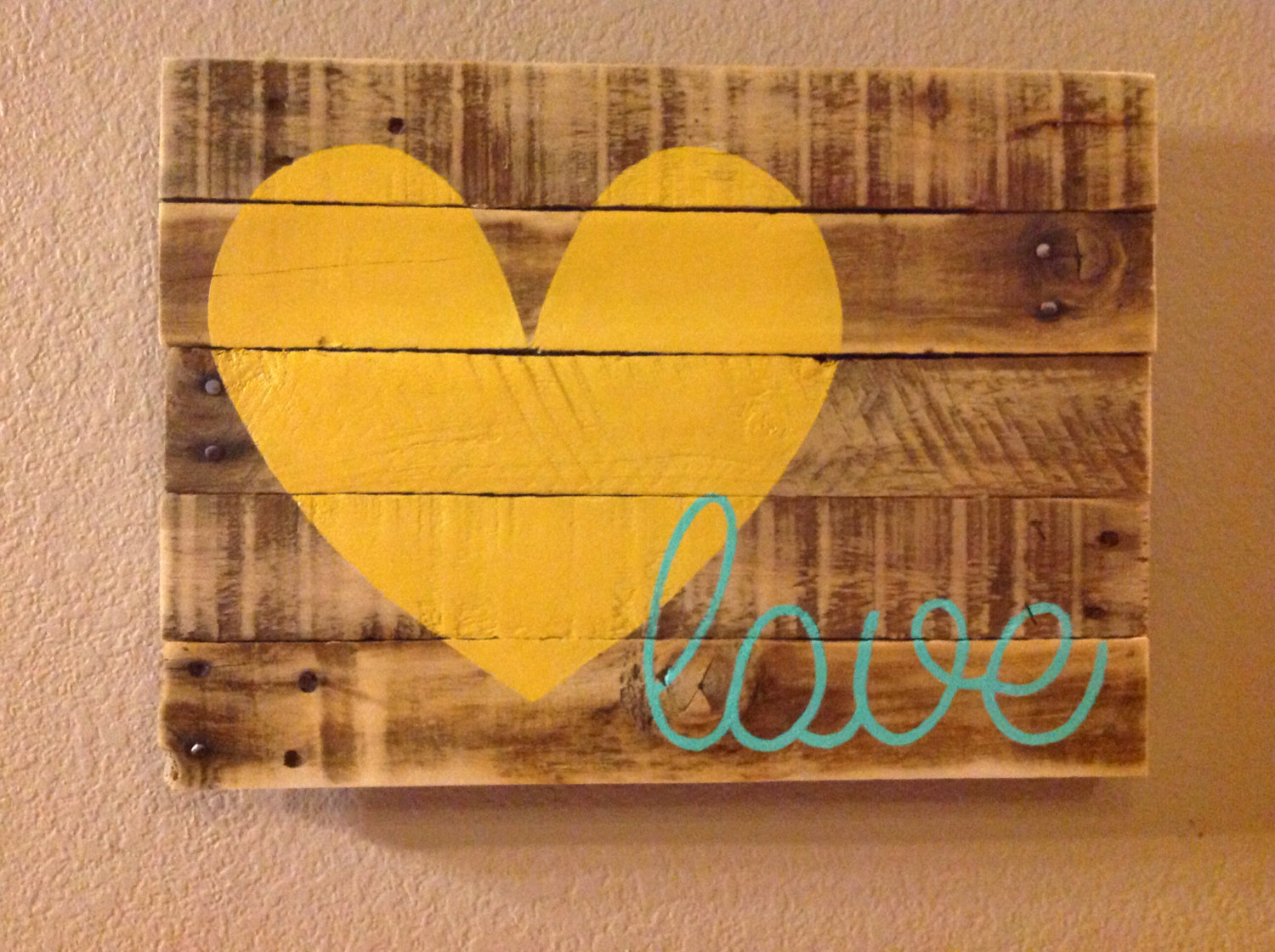 cute-love-pallet-wall-sign