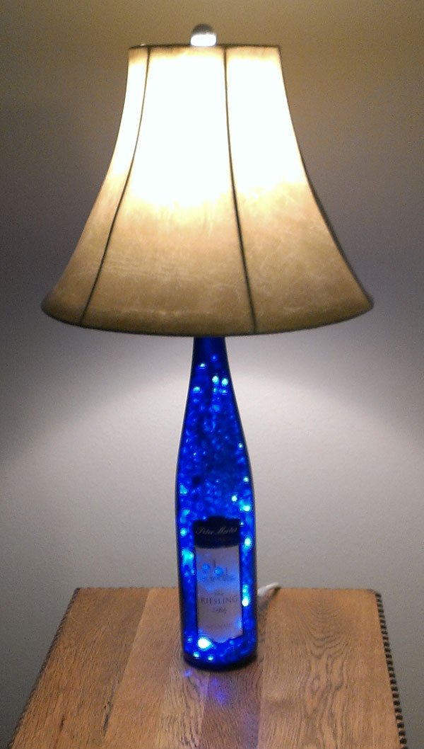 diy-beautiful-bottle-lamp