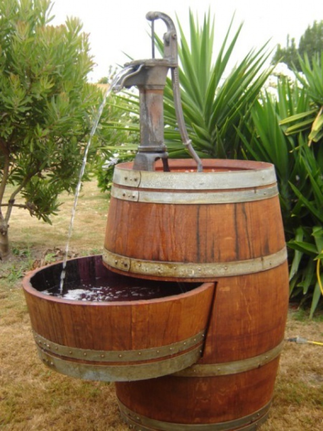 diy-wine-barrel-garden-water-pump-ideas