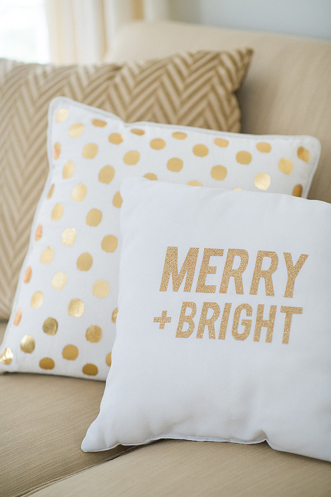 golden-christmas-pillows
