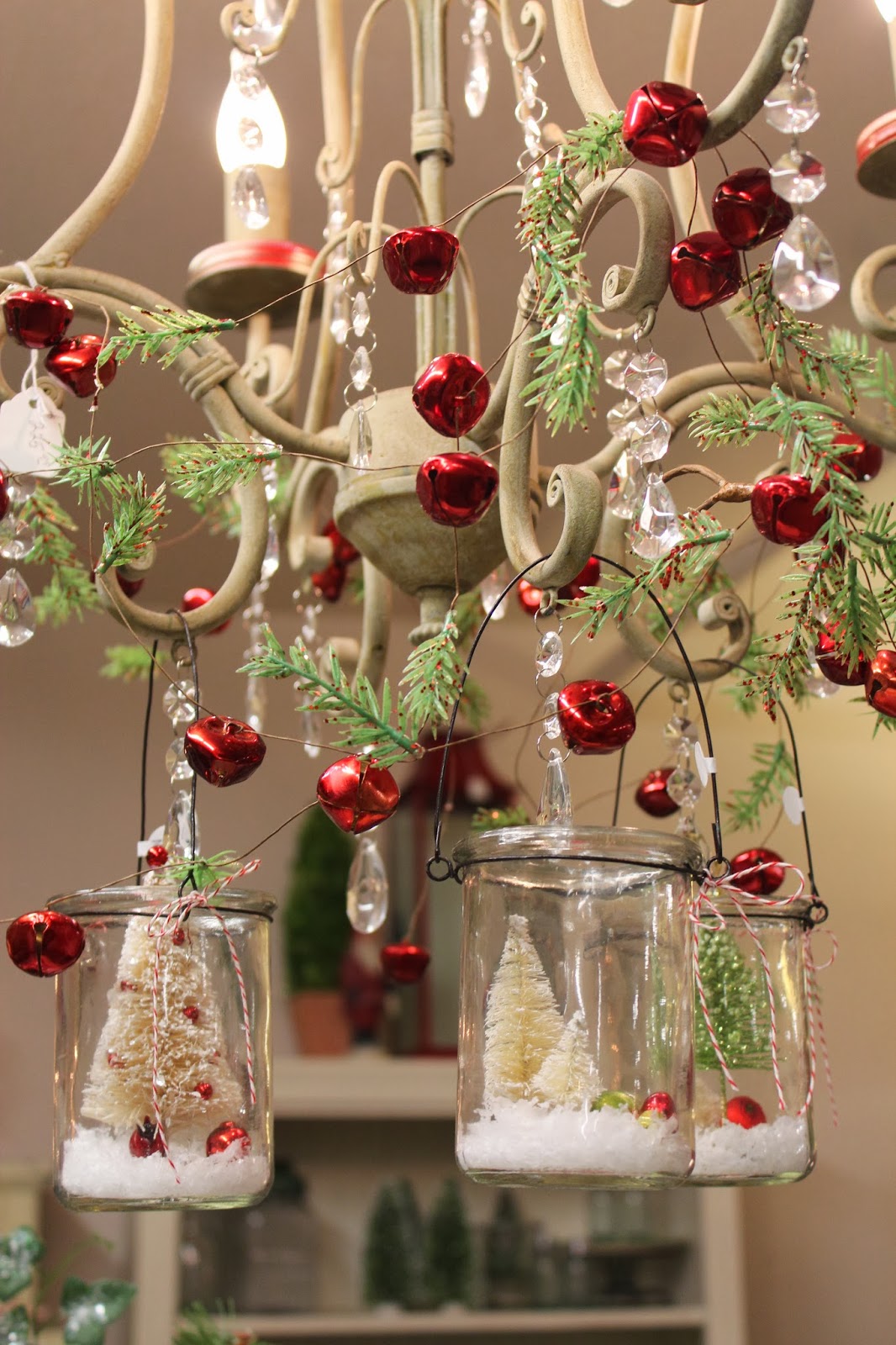 mason-jars-ornamented-christmas-chandelier
