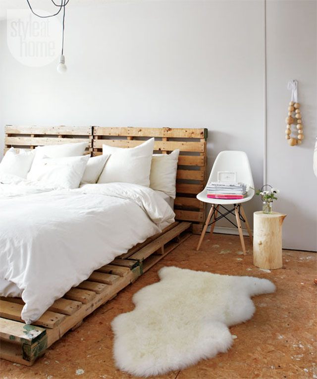 pallet-decorated-bedroom