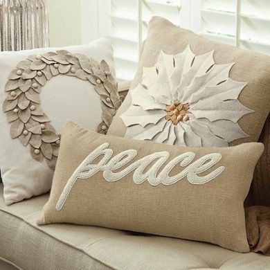 peace-christmas-decorated-pillow