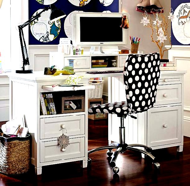 polka-dot-chic-home-office-decor