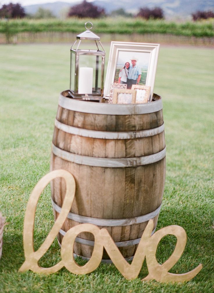 wedding-wine-barrel-idea