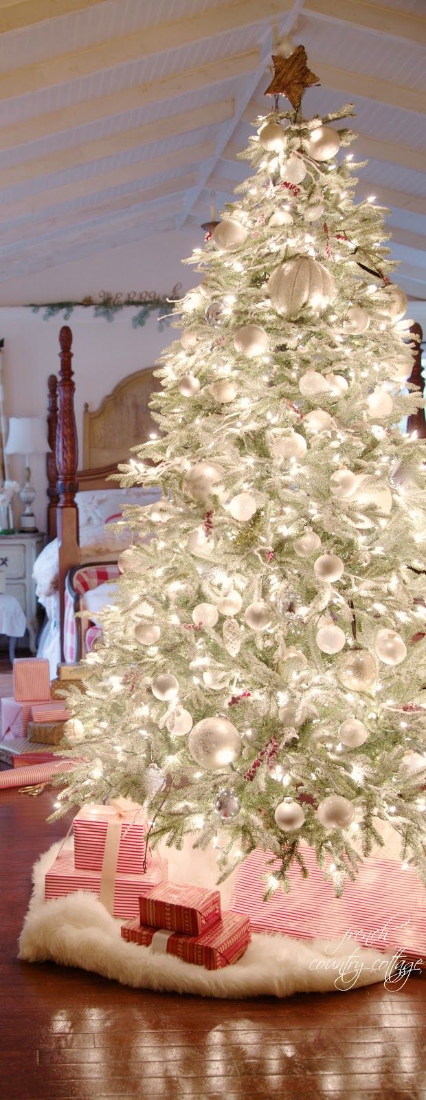 amazing-christmas-tree-ornaments