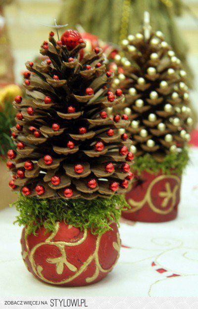 amazing-christmas-tree-pinecone-ornaments
