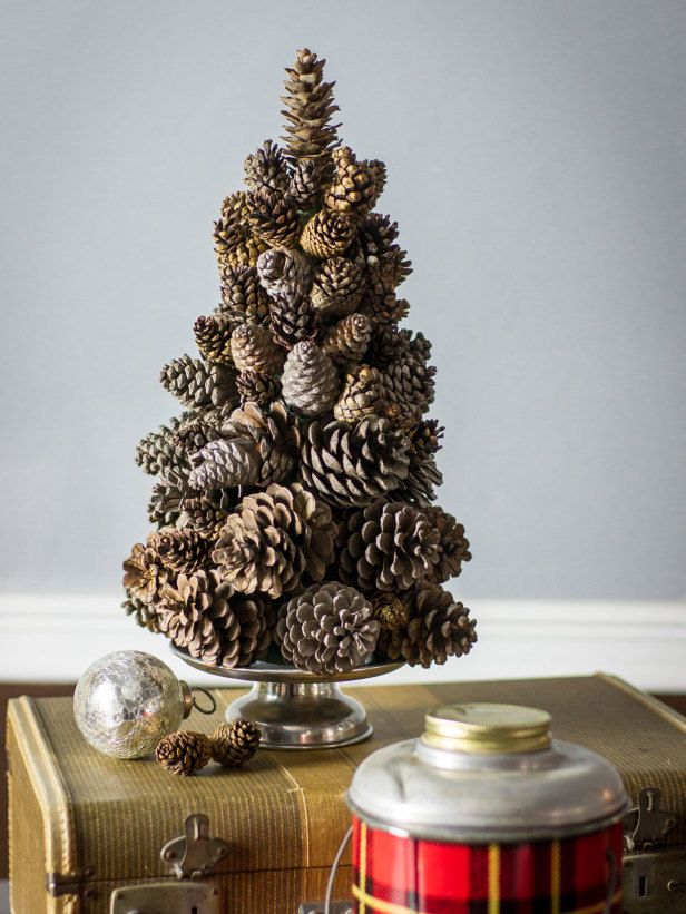 christmas-tree-pinecone-art