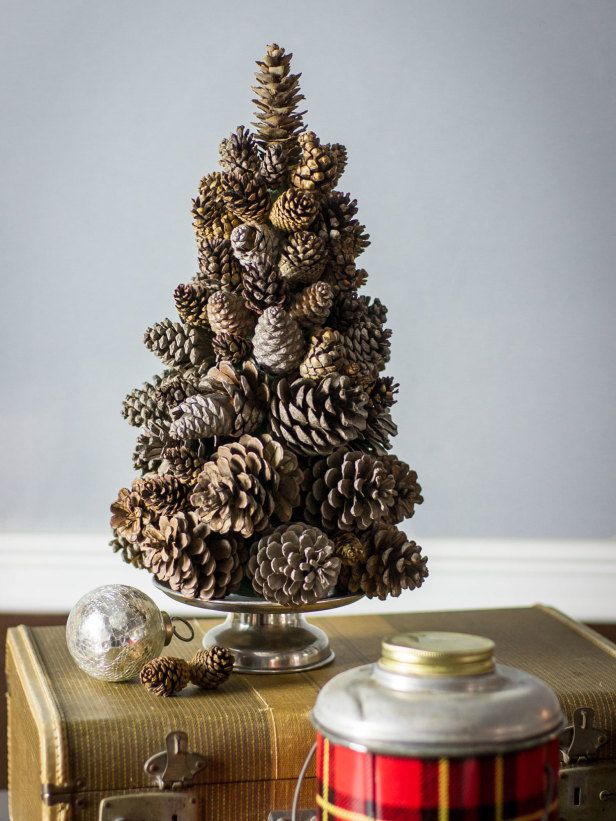 26 DIY Christmas Pine Cone Crafts For A Festive Decoration