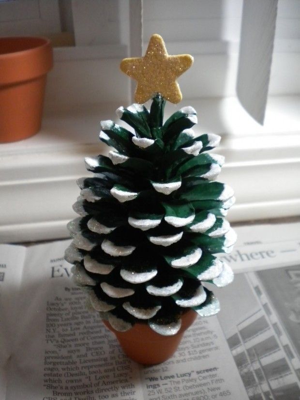 christmas-tree-pinecone-craft