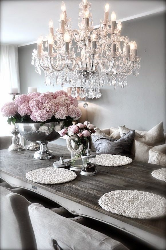 rustic-and-elegant-dining-table