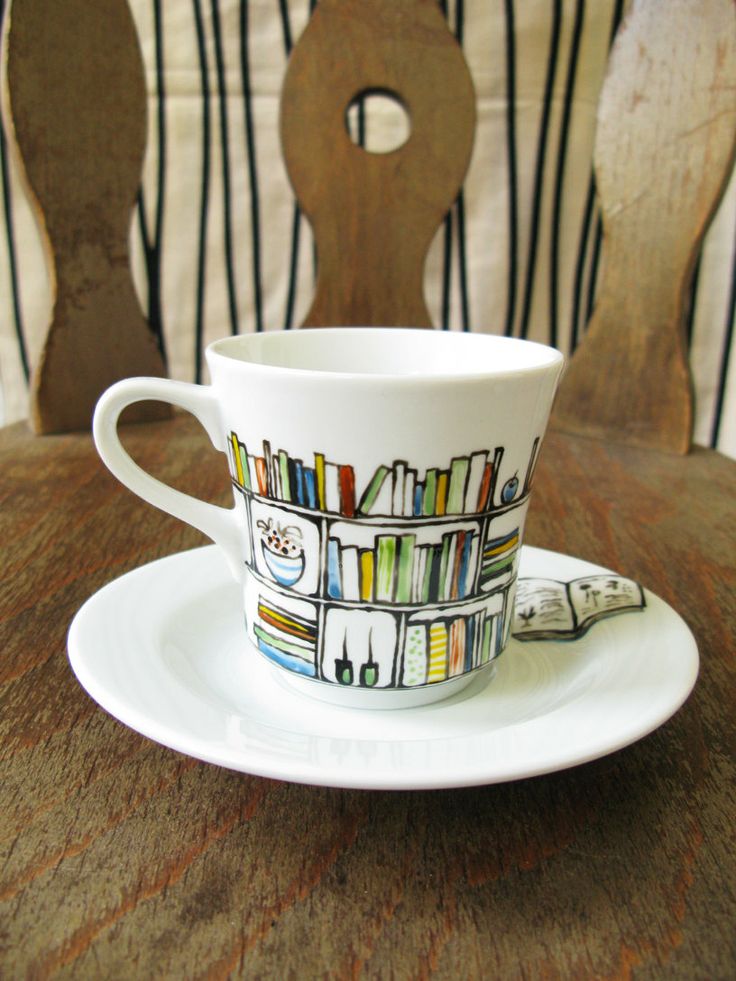book-shelves-tea-cups-decor