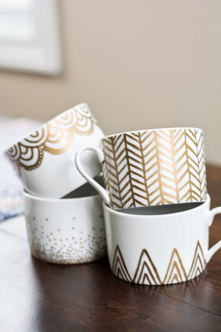 golden-tea-cups-print