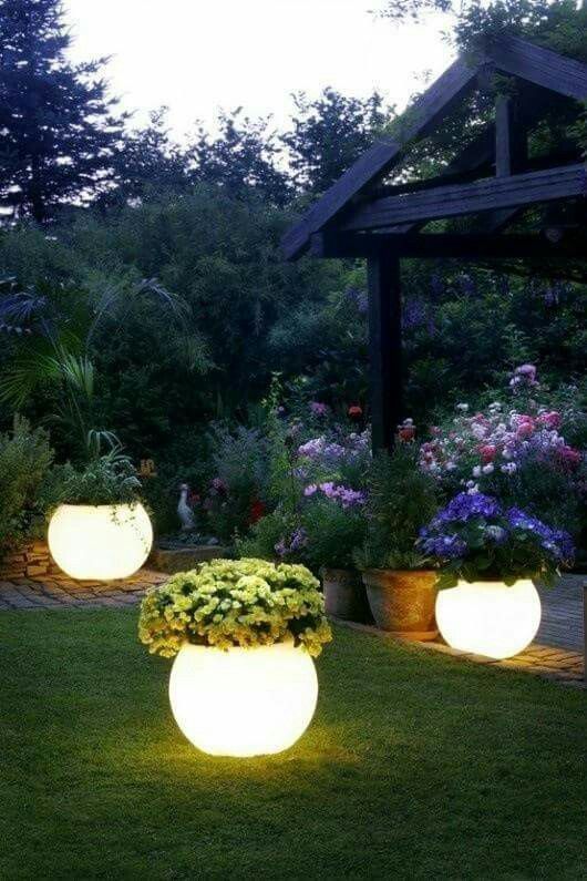 light-garden-flower-globes