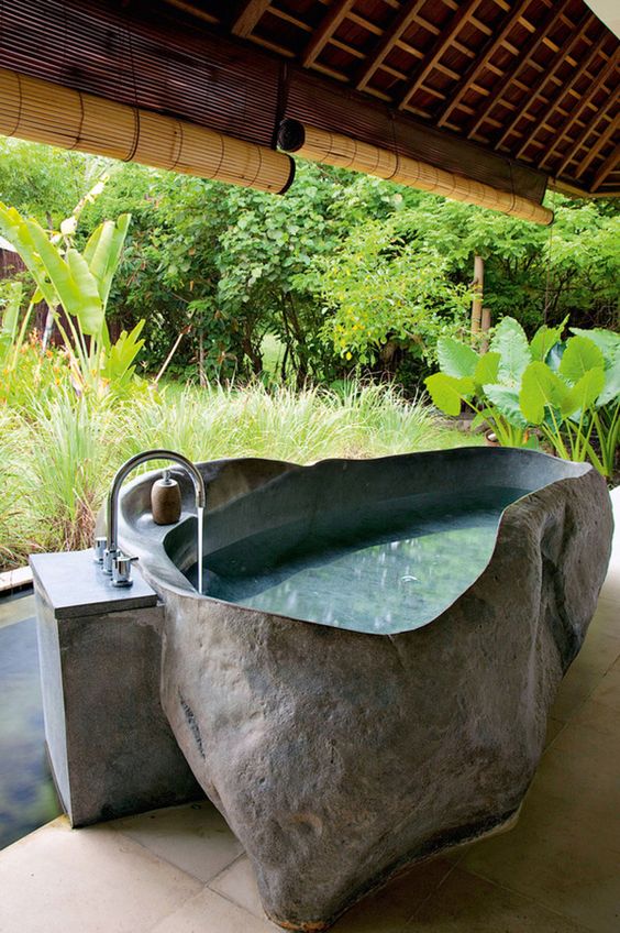 outdoor-crazy-bathtub-design
