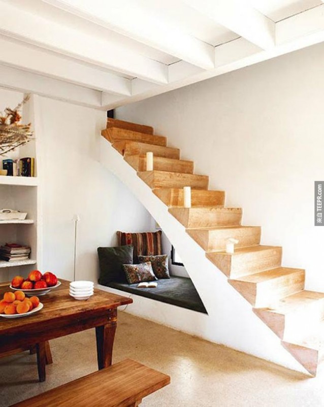 understairs-lovely-reading-nook