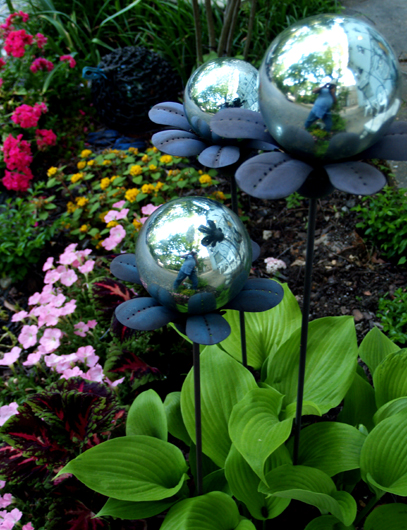 unique-flower-garden-globe