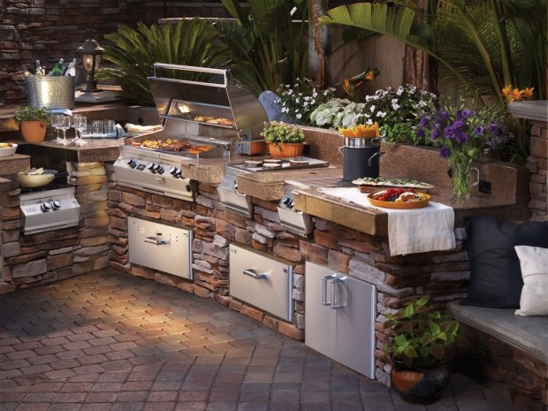 awesome-outdoor-kitchen