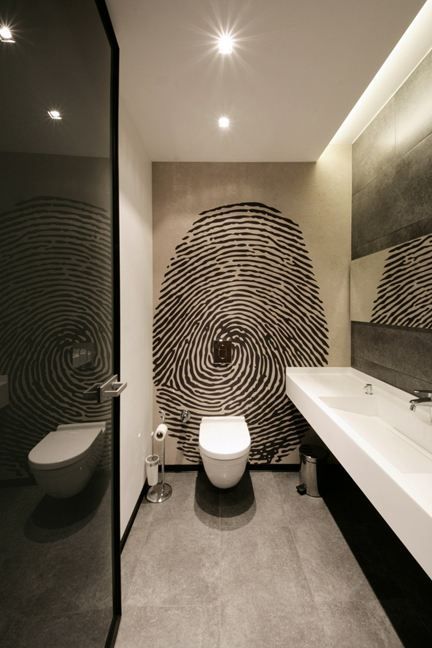 fingerprint-bathroom-accent-wall