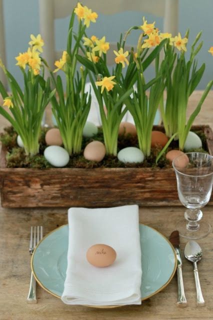 daffodils-easter-table-decor