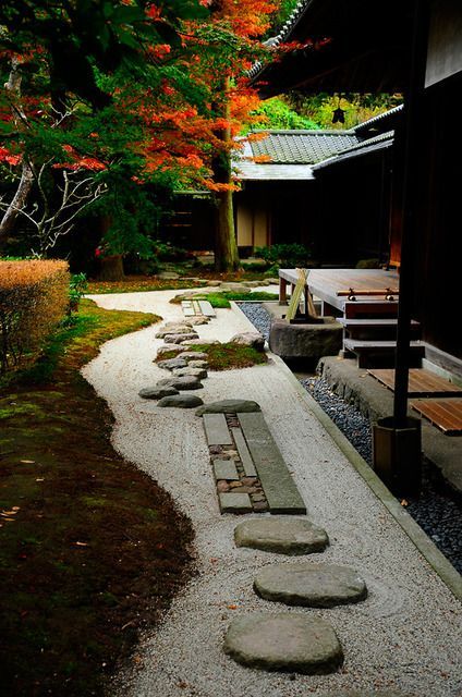 Decorative Stepping Stones That Will Blow Your Mind