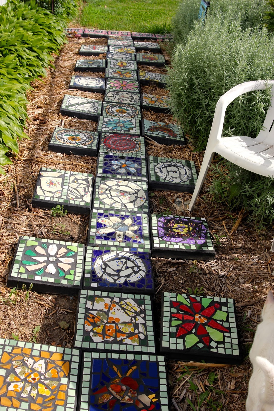 mosaic-stepping-stones