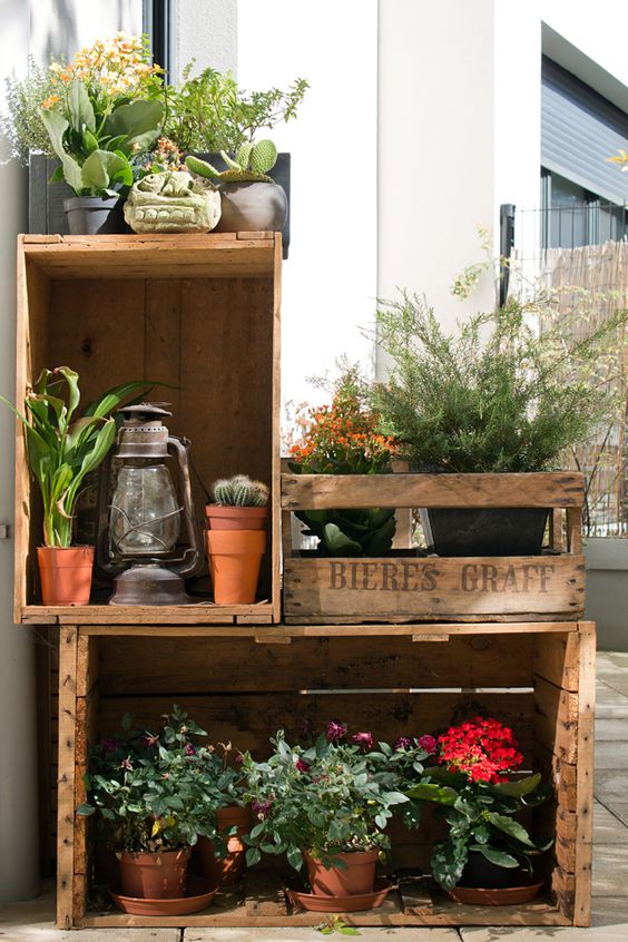 wooden-crates-for-your-garden-decor11